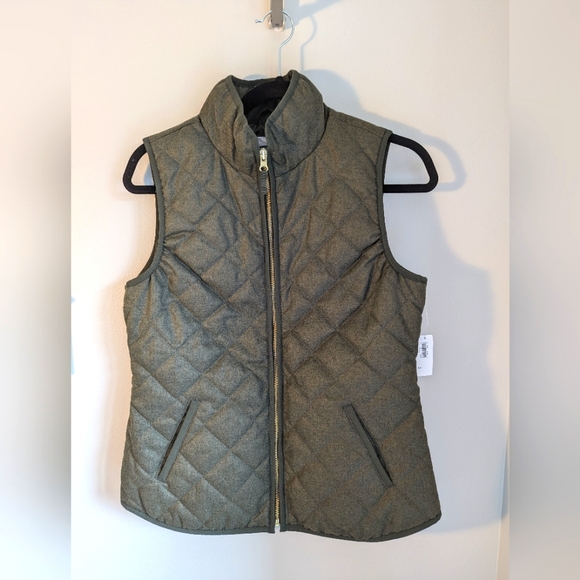Old Navy Jackets & Blazers - Old Navy Green Puffer Vest NWT Size Small Women's